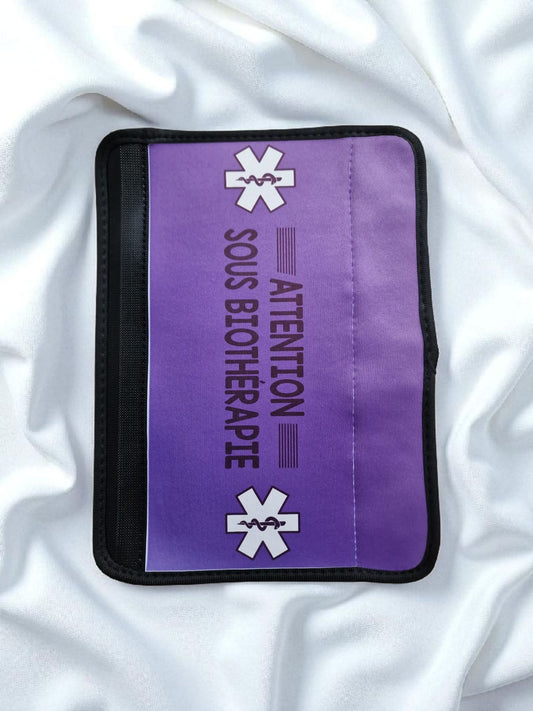 Attention sous biothérapie. Protège ceinture de sécurité