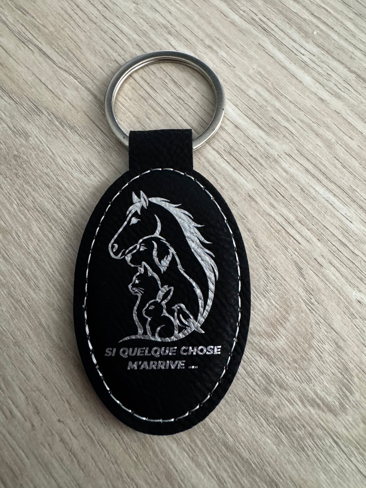 Porte clé d’urgence personnalisé. Mes animaux sont seuls à la maison.
