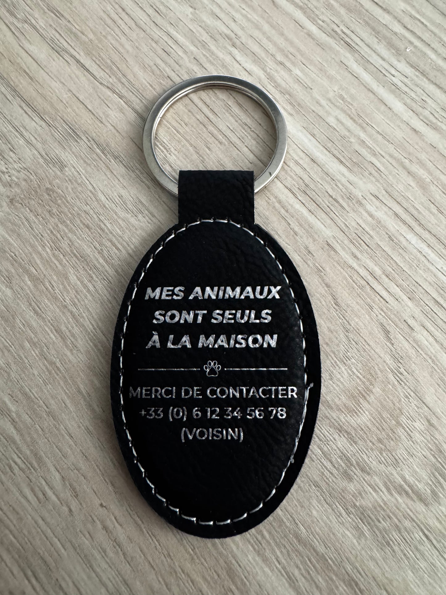 Porte clé d’urgence personnalisé. Mes animaux sont seuls à la maison.