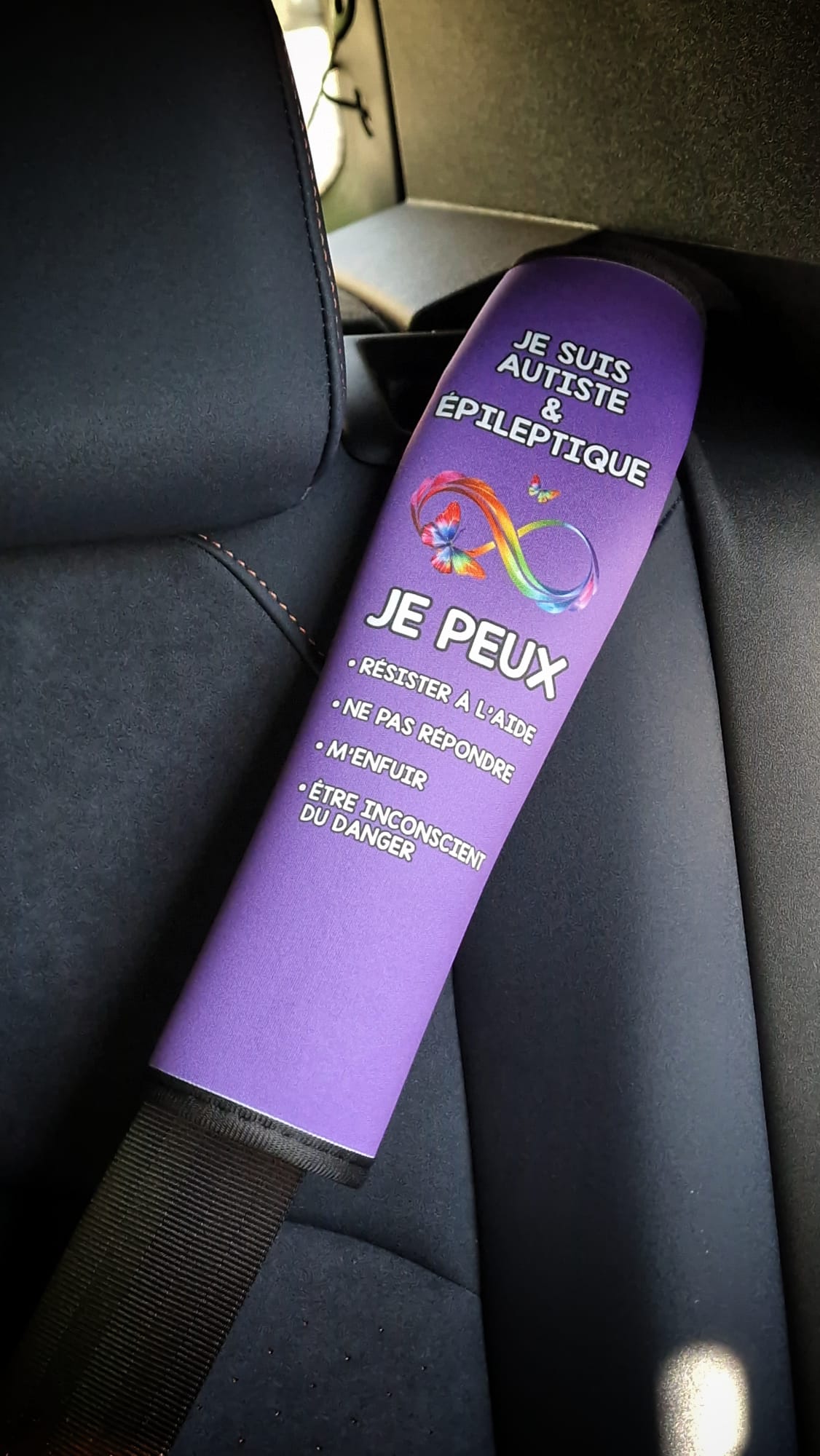 Protège ceinture de sécurité « je suis autiste et épileptique »
