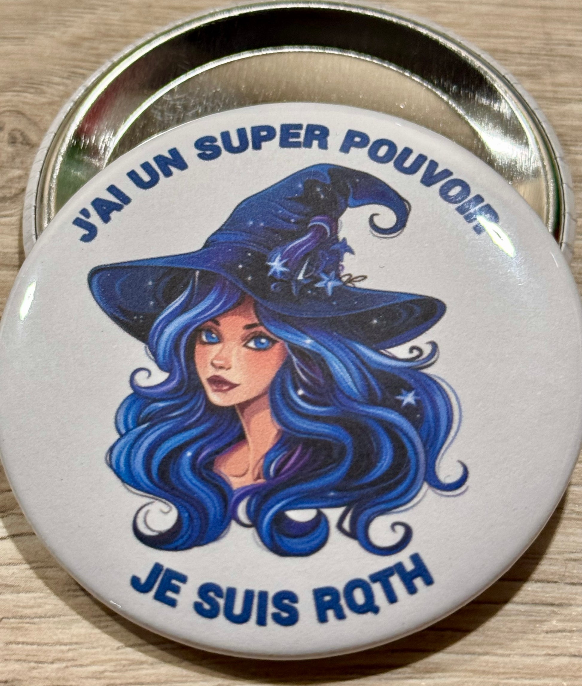 J'ai un super pouvoir, je suis RQTH. visuel jolie sorcière cheveux bleus.